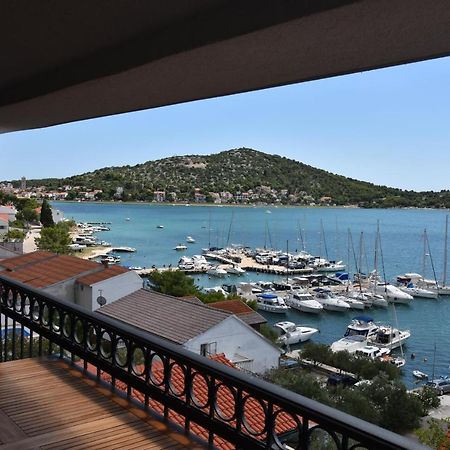 Villa Pina Appartment Chantos Tisno Exterior foto